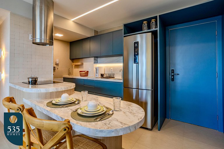 Apartamento em andar alto próximo à praia da Barra