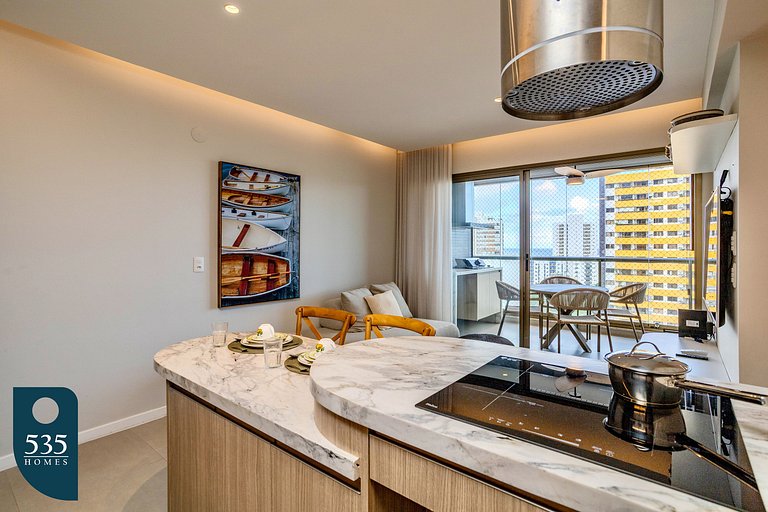Apartamento em andar alto próximo à praia da Barra