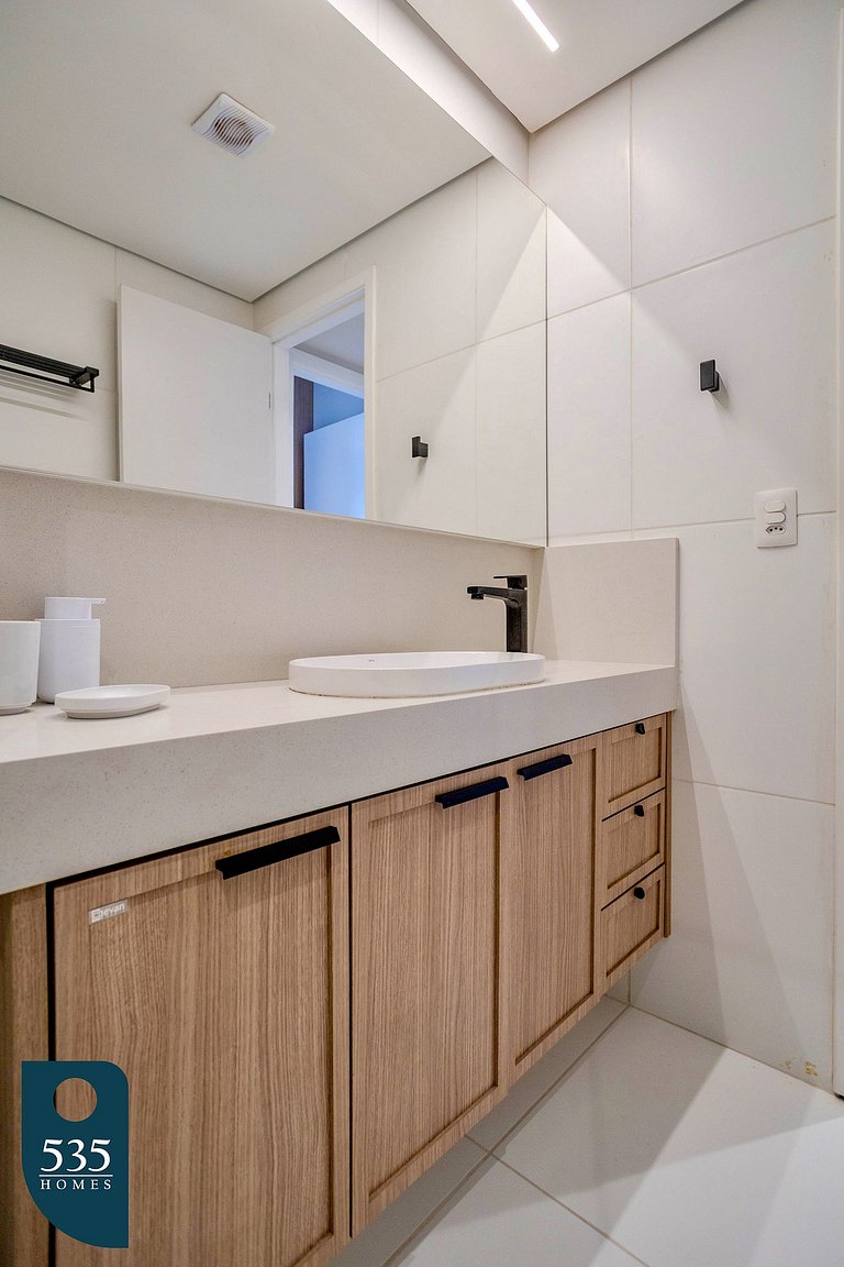 High floor apartment near Barra Beach