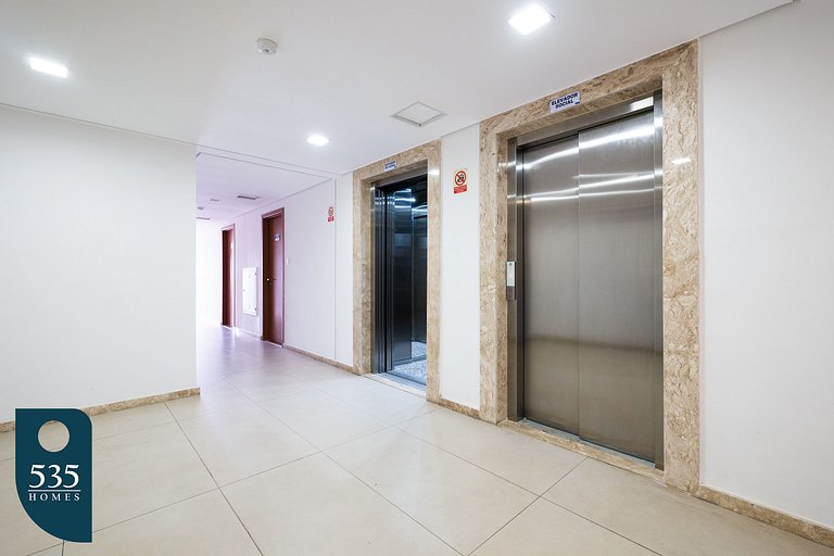 High floor studio in Barra near the waterfront