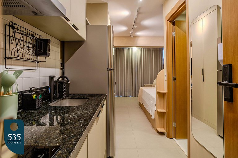 Urban Retreat Studio on Paralela Sleeps up to 3