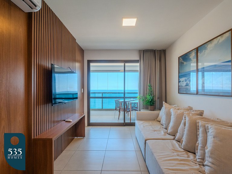 One-Bedroom Apartment 290m from Farol da Barra
