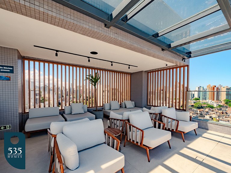 Vista mar equipado com piscina no rooftop