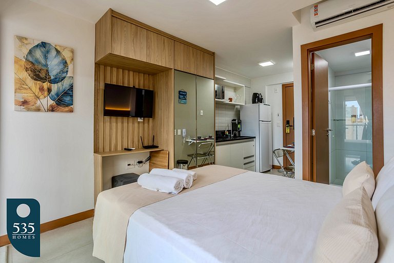 High floor with a pool and close to Barra Carnival