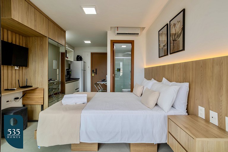 High floor with a pool and close to Barra Carnival