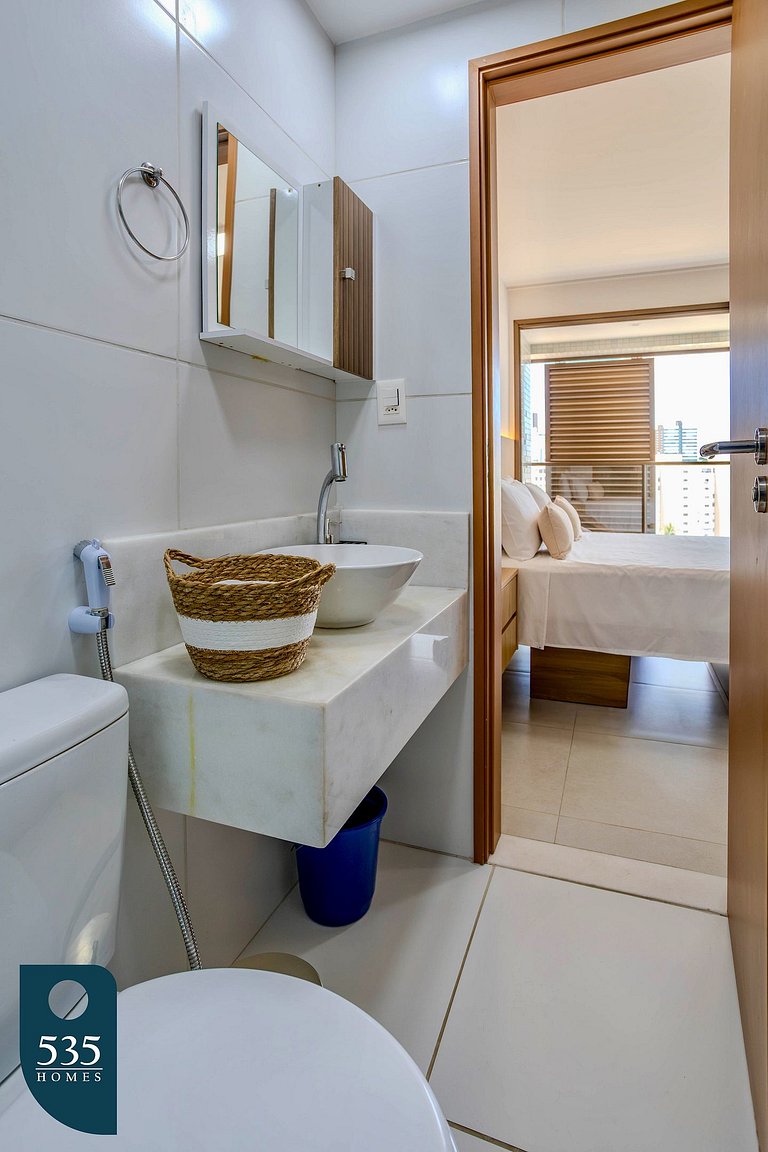High floor with a pool and close to Barra Carnival