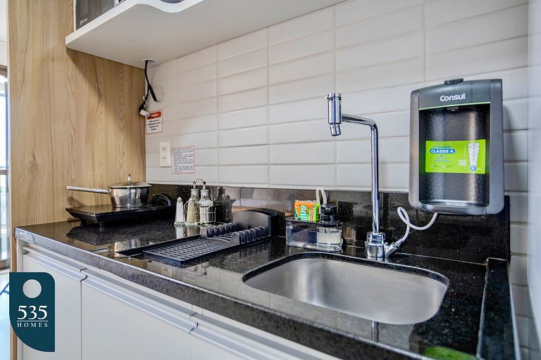 High floor with a pool and close to Barra Carnival