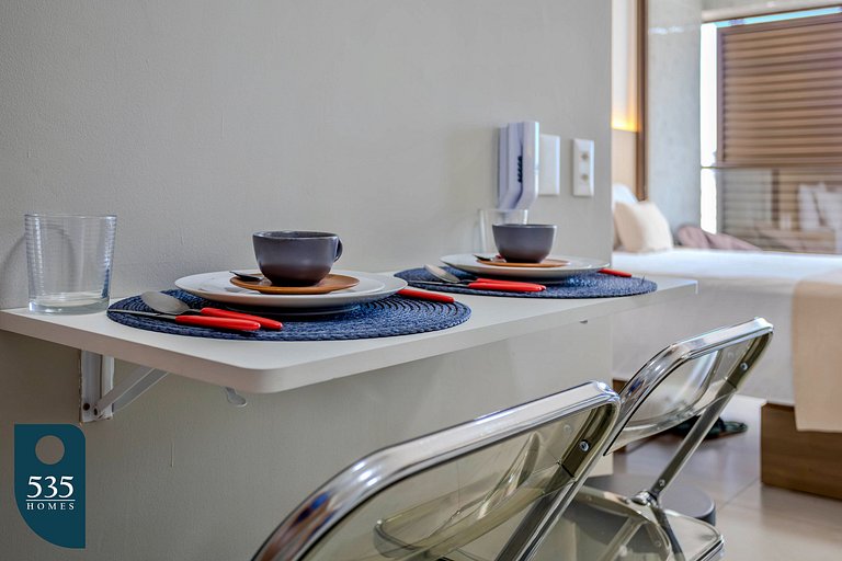 High floor with a pool and close to Barra Carnival