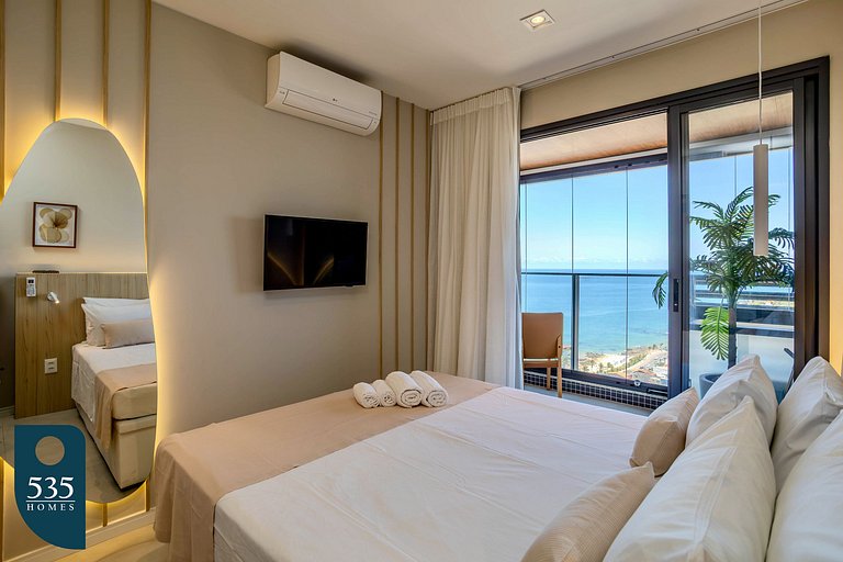 Apartment with Sea View and Rooftop Pool