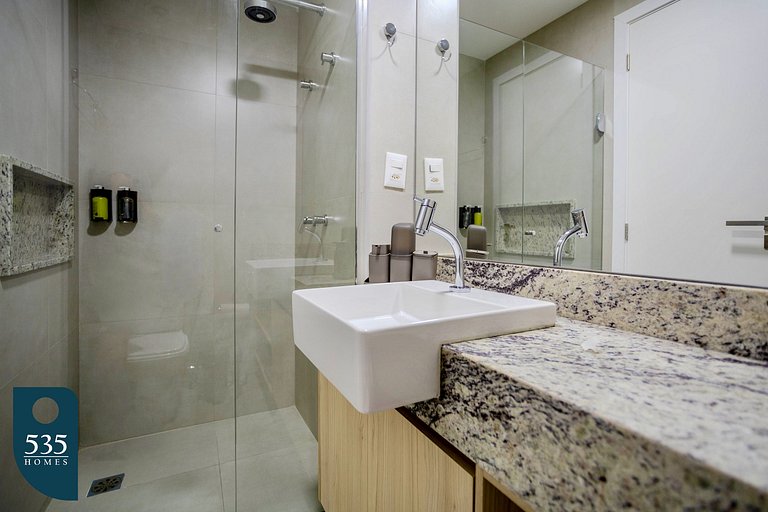 Apartment with Sea View and Rooftop Pool