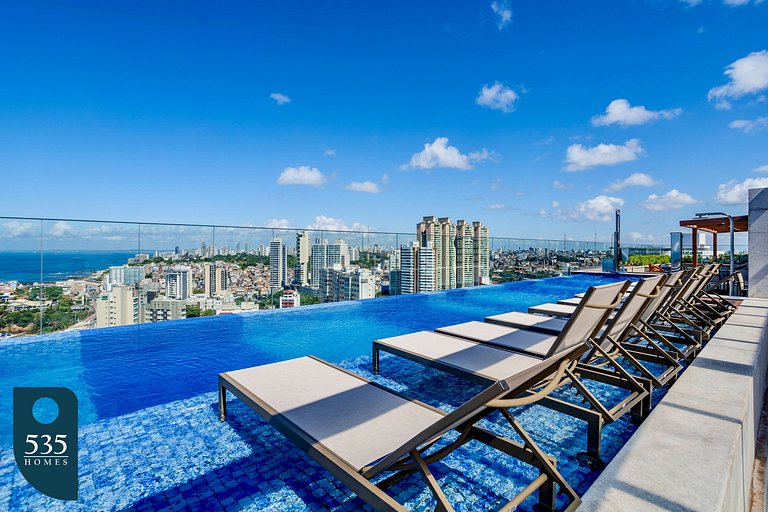 Apartment with Sea View and Rooftop Pool