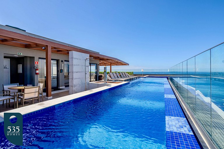 Apartment with Sea View and Rooftop Pool