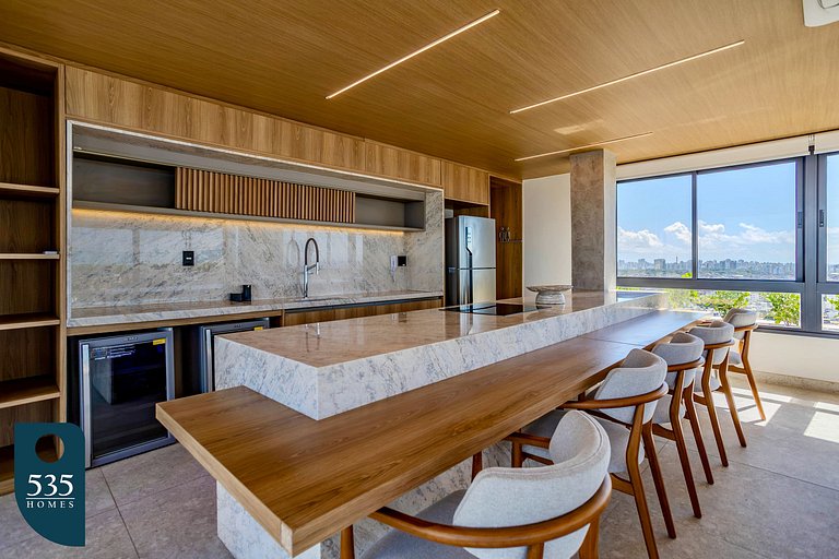 Apartment with Sea View and Rooftop Pool
