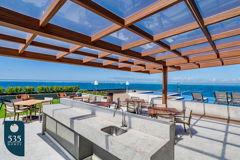 Apartment with Sea View and Rooftop Pool