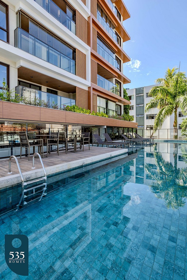 Apartamento moderno com piscina e próximo a Praia