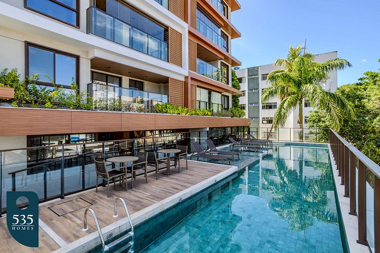 Modern apartment with pool near the beach