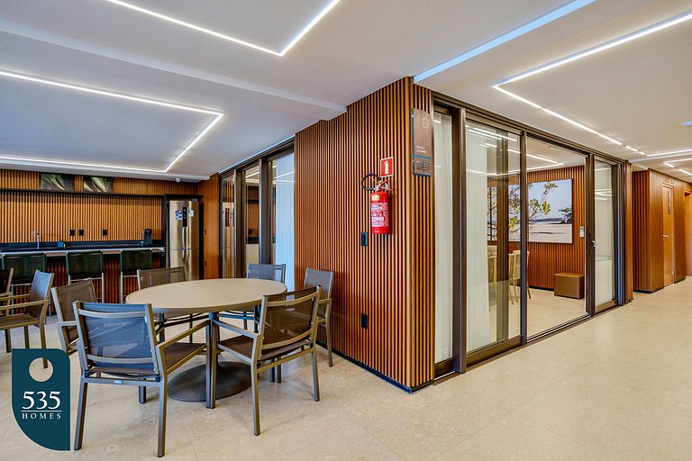 Apartamento moderno com piscina e próximo a Praia